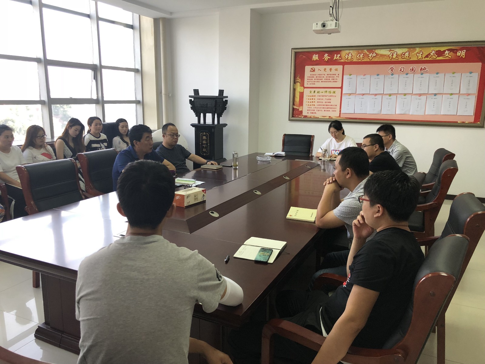 1535501980880308u8dc.jpg 8.27榆林分公司組織開展環保市場營銷知識培訓.jpg