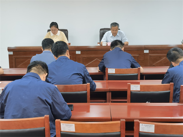 集團領(lǐng)導到保隆公司宣講省第十四次黨代會精神.jpg