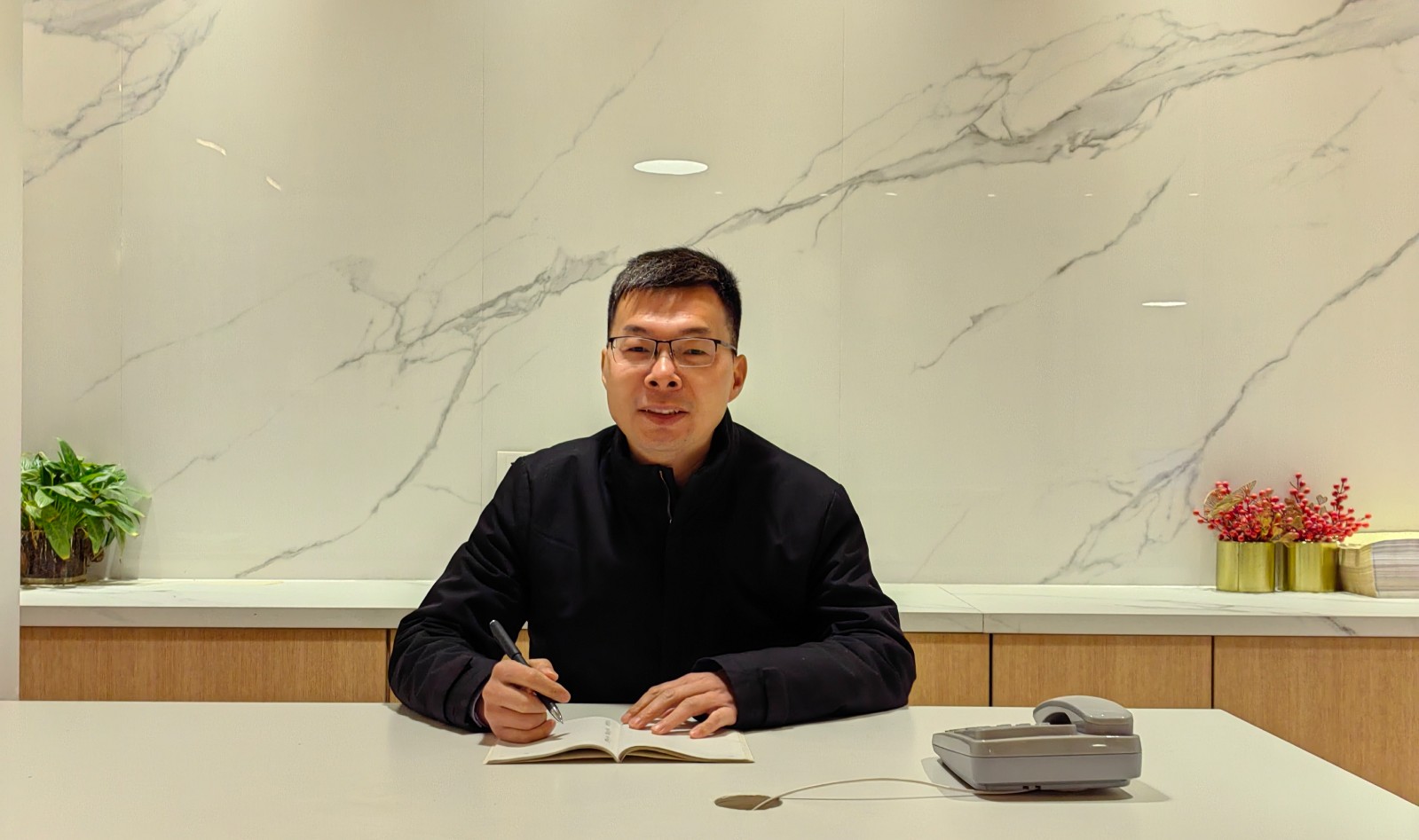 個(gè)人工作照.jpg